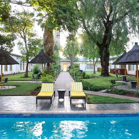 Cresta Botsalo Hotel Palapye Buitenkant foto
