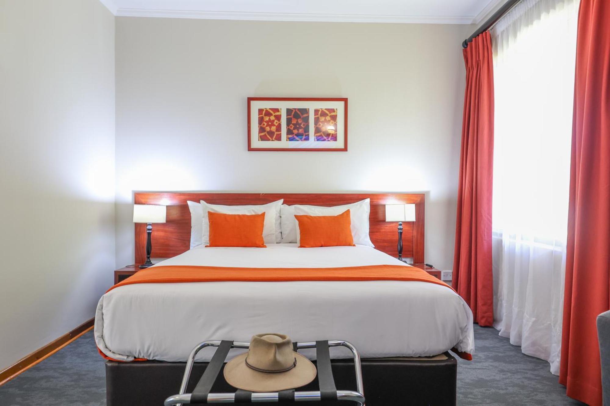 Cresta Botsalo Hotel Palapye Buitenkant foto