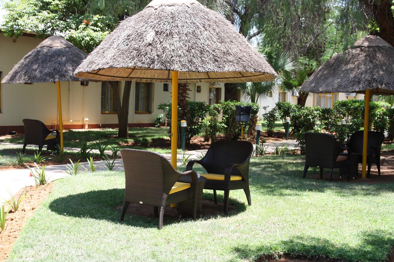 Cresta Botsalo Hotel Palapye Buitenkant foto