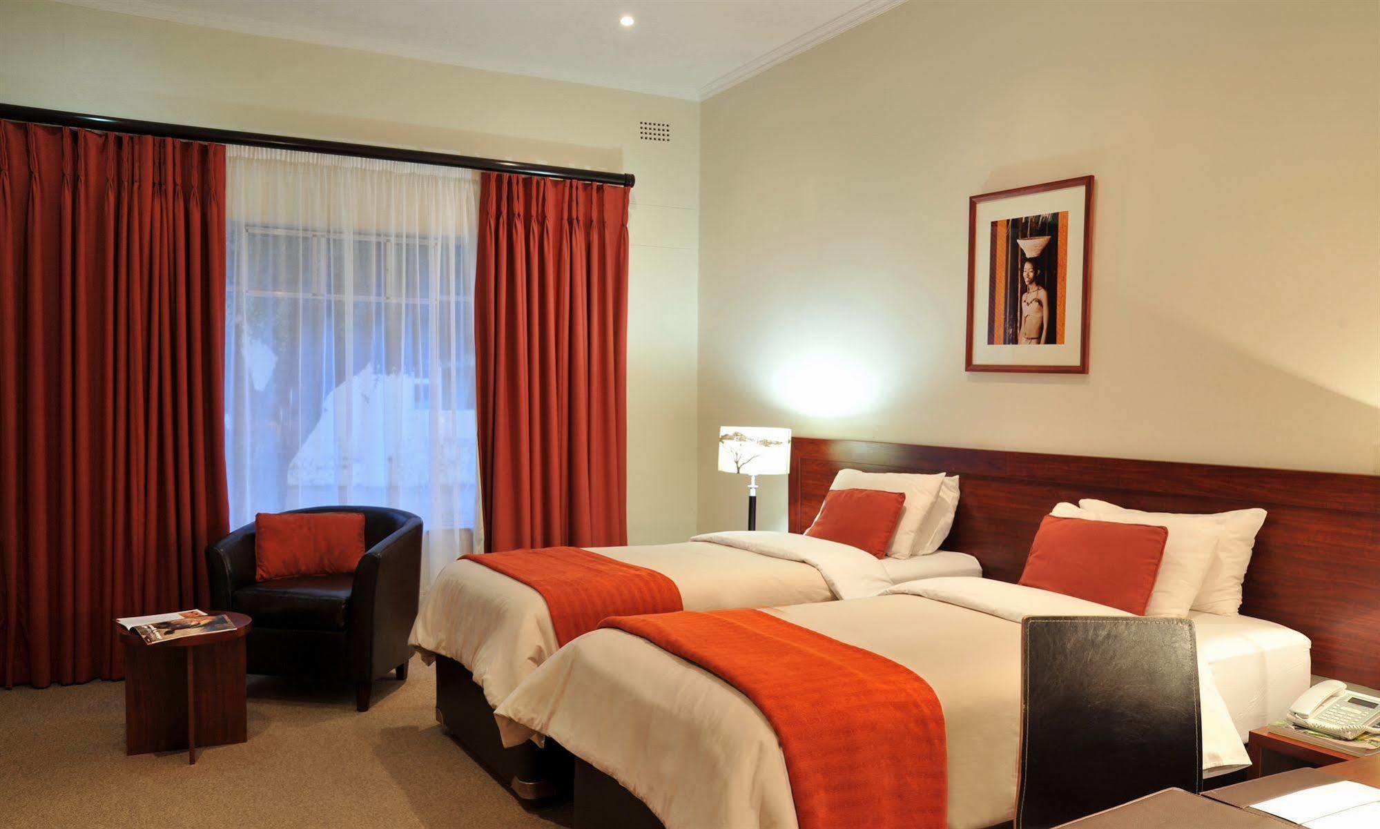 Cresta Botsalo Hotel Palapye Buitenkant foto