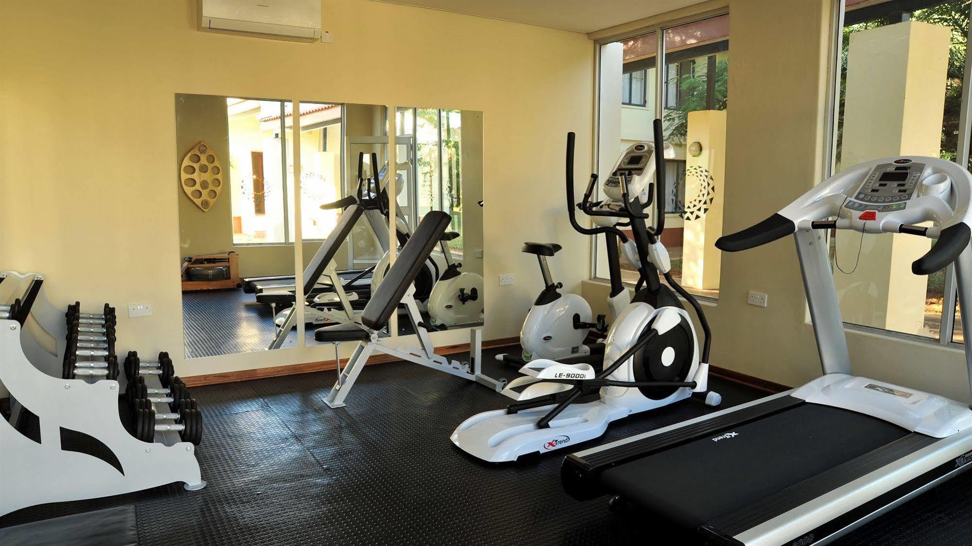 Cresta Botsalo Hotel Palapye Buitenkant foto
