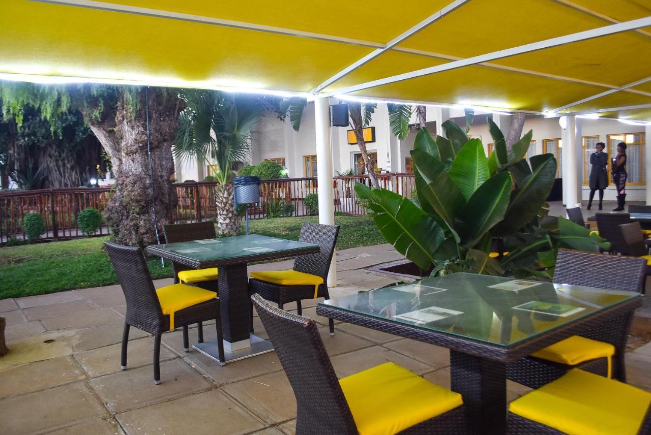 Cresta Botsalo Hotel Palapye Buitenkant foto